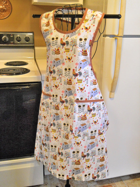 Grandma Old Fashioned Style Apron with Chickens and Roosters size Large