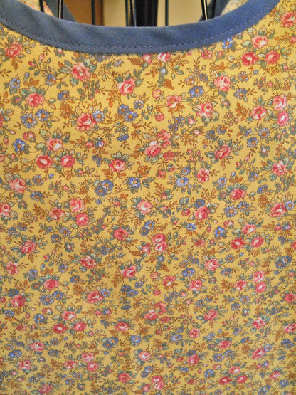 Vintage Style No Tie Crossover Apron in Yellow and Blue Floral Calico in Large