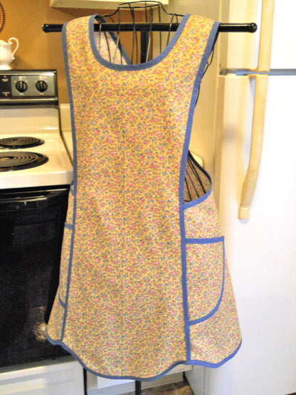Vintage Style No Tie Crossover Apron in Yellow and Blue Floral Calico in Large