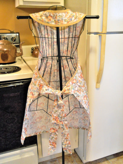Vintage Style Full Apron with Pumpkins and Gourds size Large