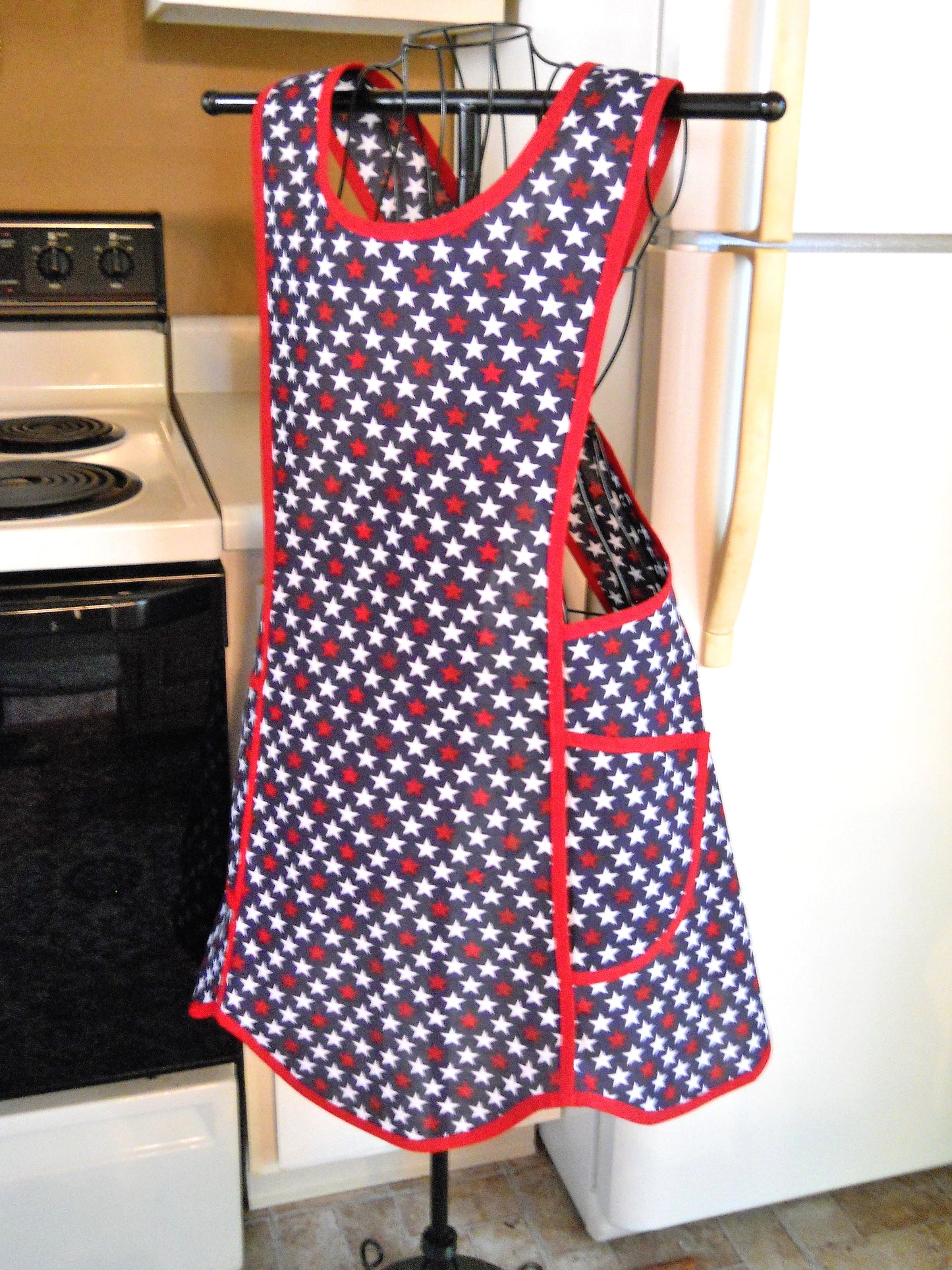 Crossover No Tie Old Fashioned Apron in Red White and Blue with Stars size Large