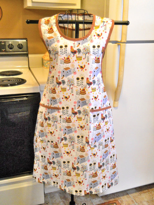 Grandma Old Fashioned Style Apron with Chickens and Roosters size Large