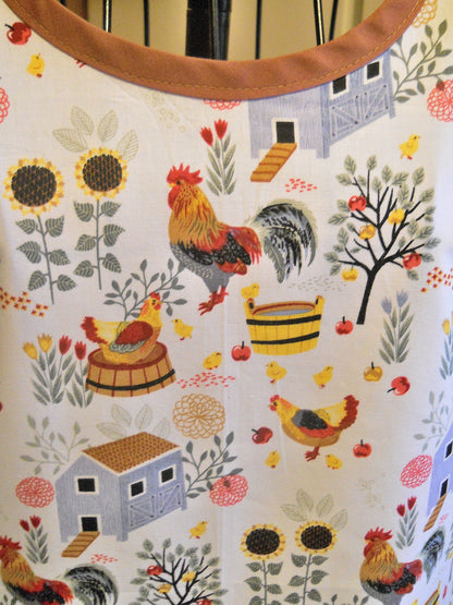 Grandma Old Fashioned Style Apron with Chickens and Roosters size Large