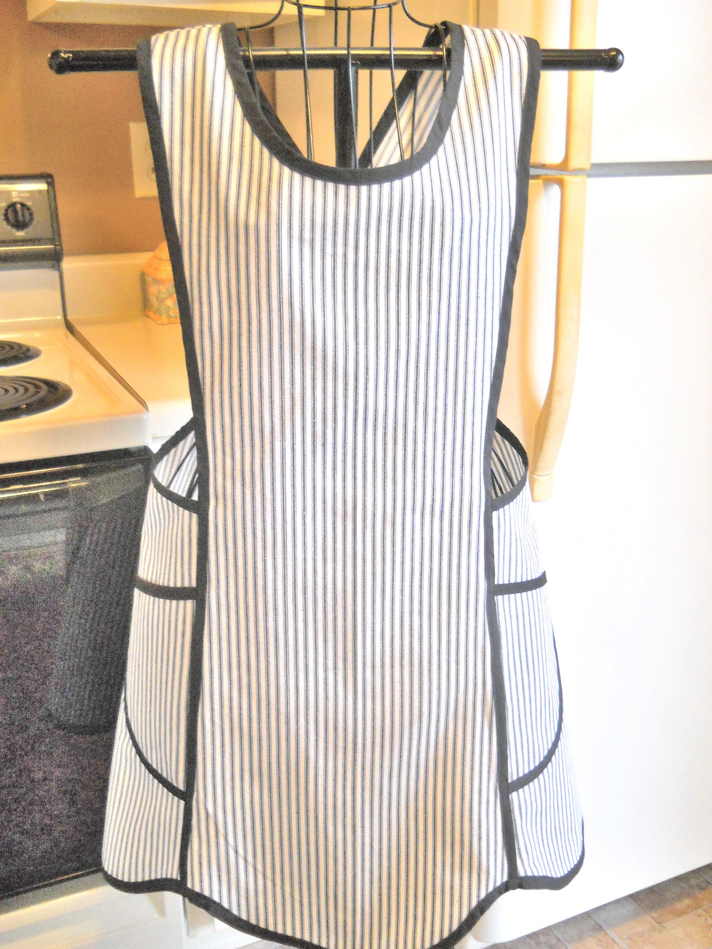 Grandma Crossover No Tie Apron in Black and White Mattress Ticking size Large