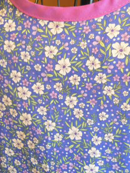 Grandma Style Old Fashioned Full Apron in Blue Floral size Medium