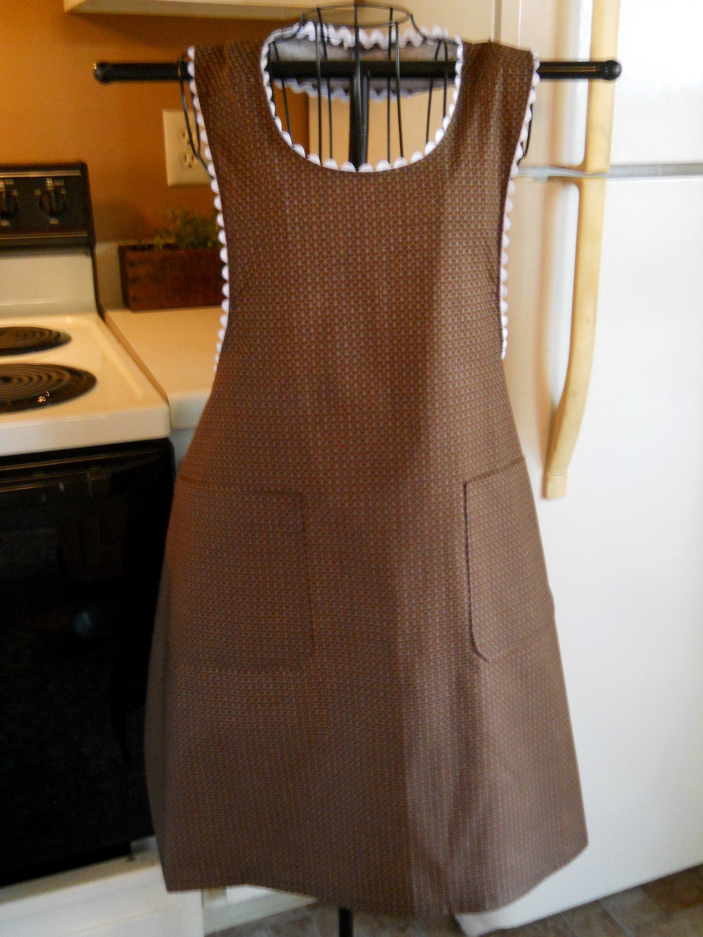 American Gothic Style Old Fashioned Full Apron in Brown Floral size Small Medium XL
