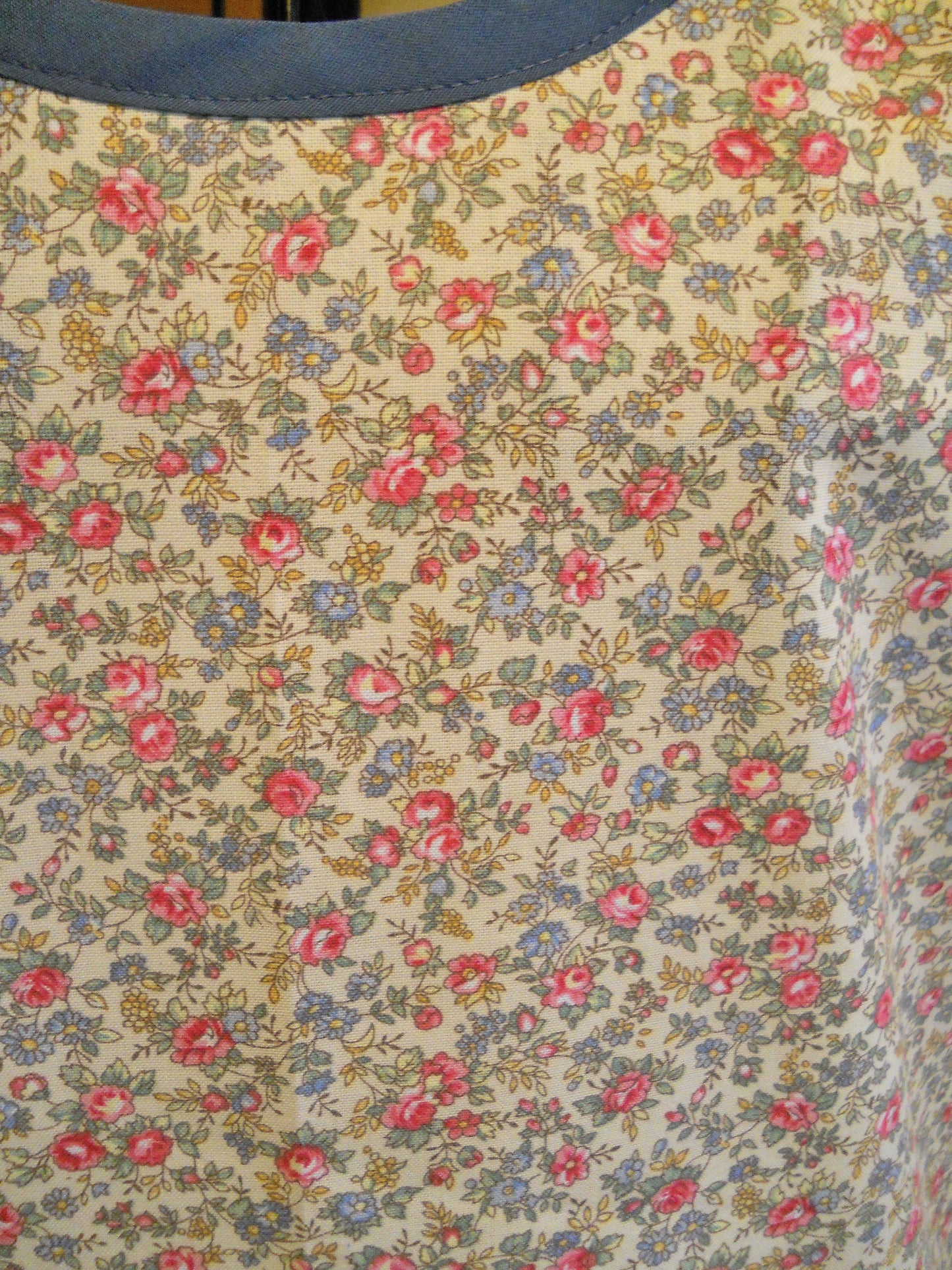 Grandma Old Fashioned Full Apron in Warm Tan Floral size XL