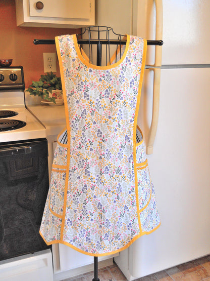 Grandma Style Old Fashioned Crossover No Tie Apron with Wildflowers in Medium