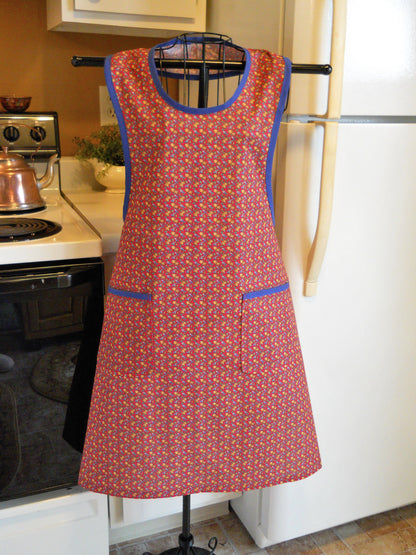 Grandma Style Old Fashioned Full Apron in Dark Red Floral in Large