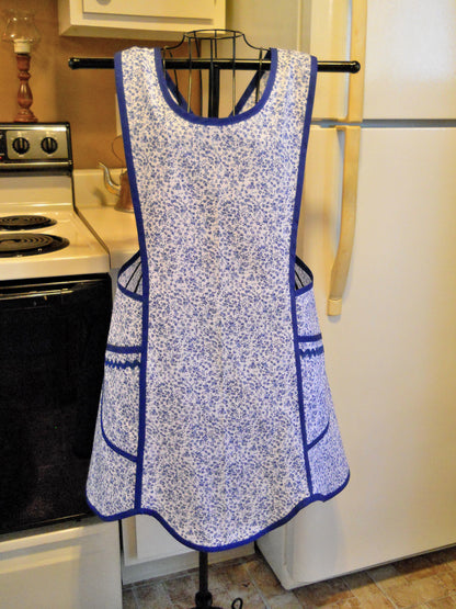 Old Fashioned Vintage Style Crossover No Tie Apron in Blue Floral in XL