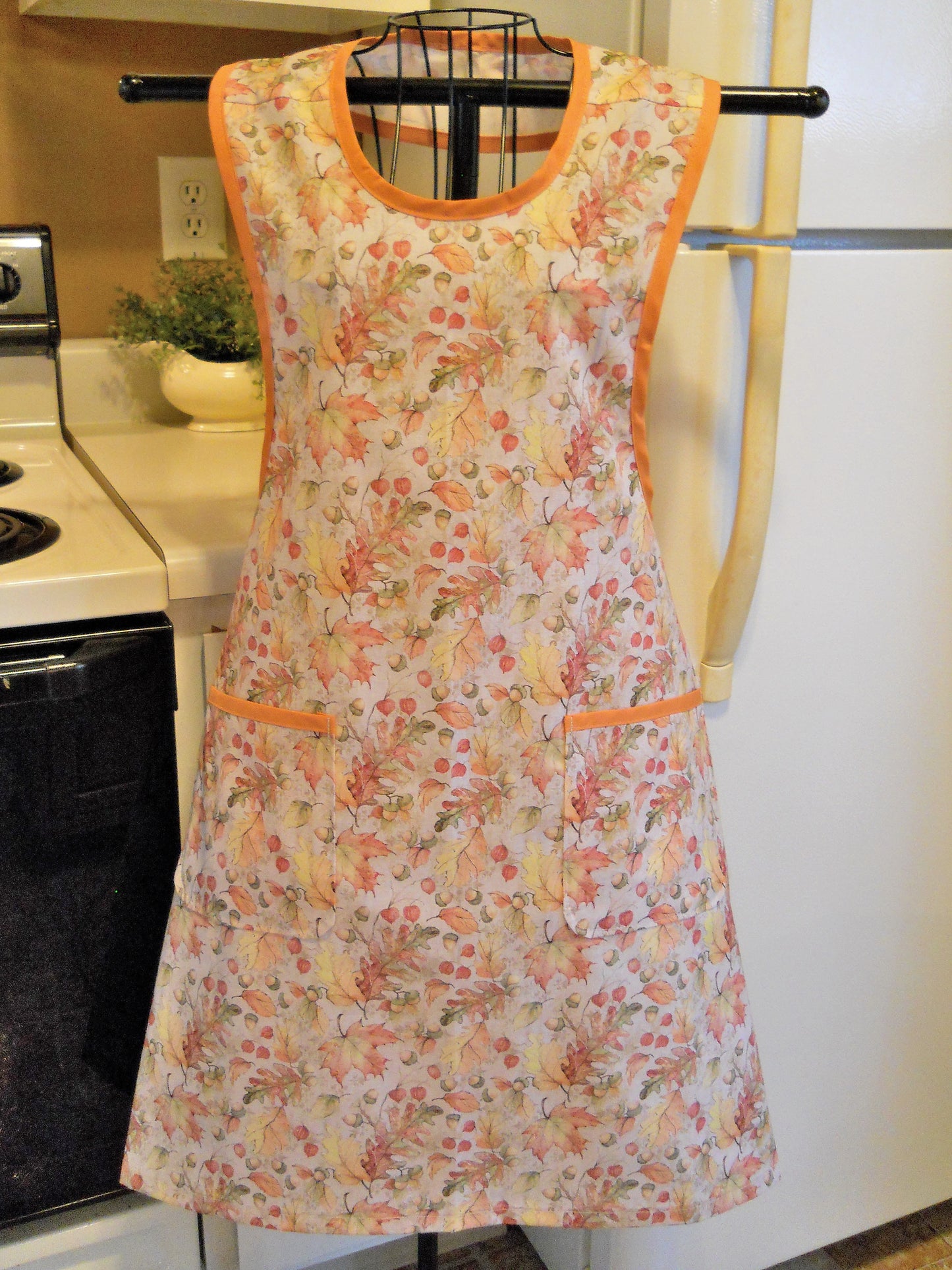Vintage Style Full Apron with Colorful Leaves in Medium and Large