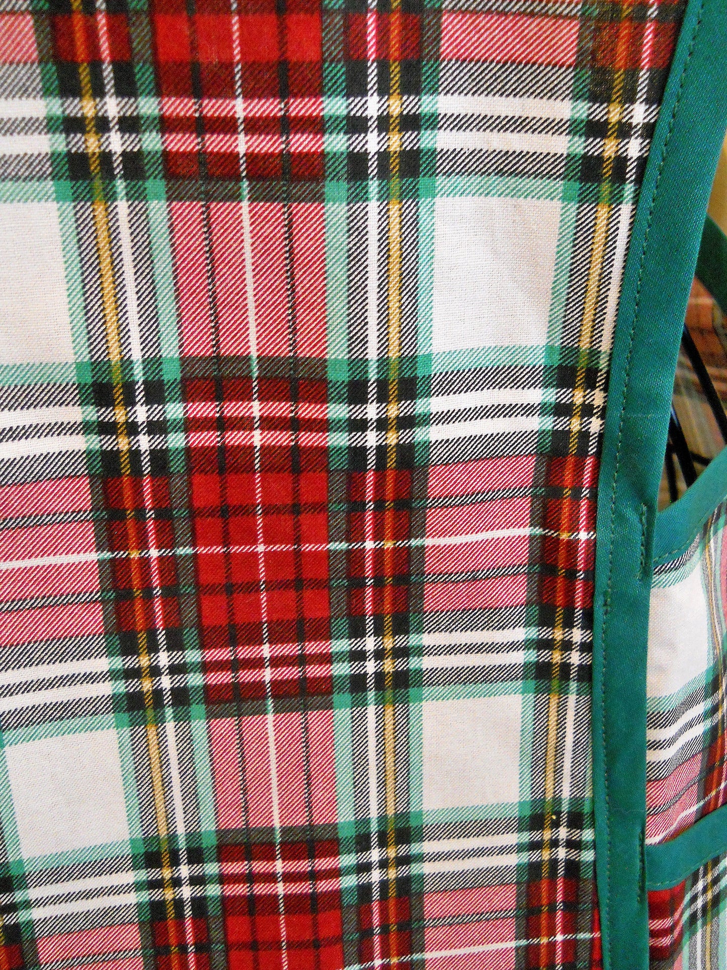Rustic Style No Tie Crossover Apron in Red and Green Tartan Plaid in Large